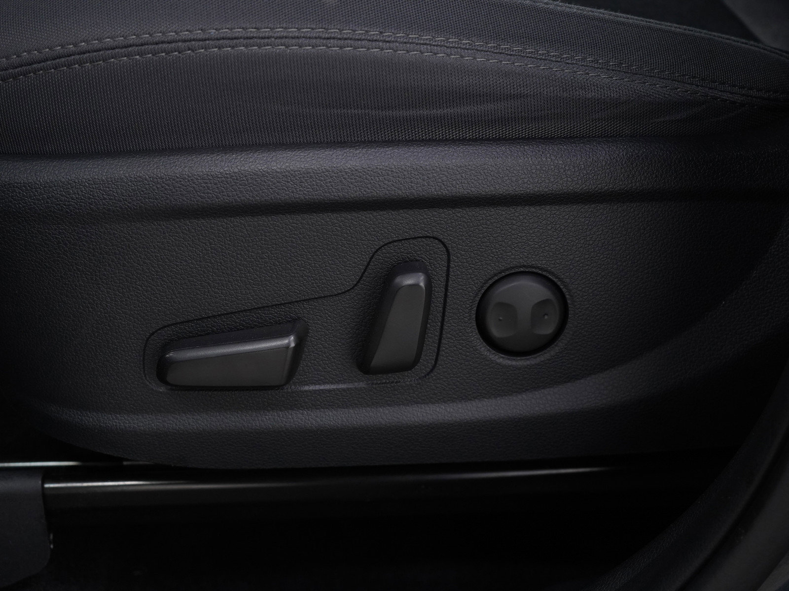 Used 2020 Hyundai Santa Fe SEL image 28