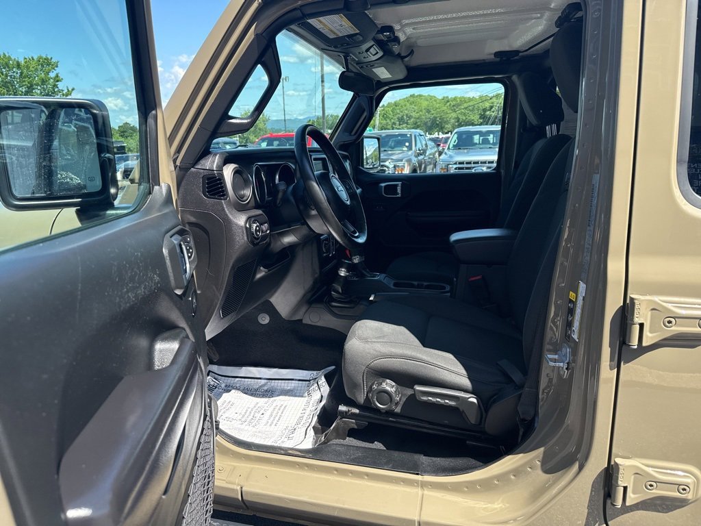 Used 2020 Jeep Gladiator Sport w/ Quick Order Package 24S image 9