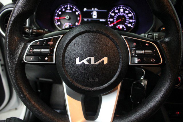 Used 2022 Kia Forte LXS image 8