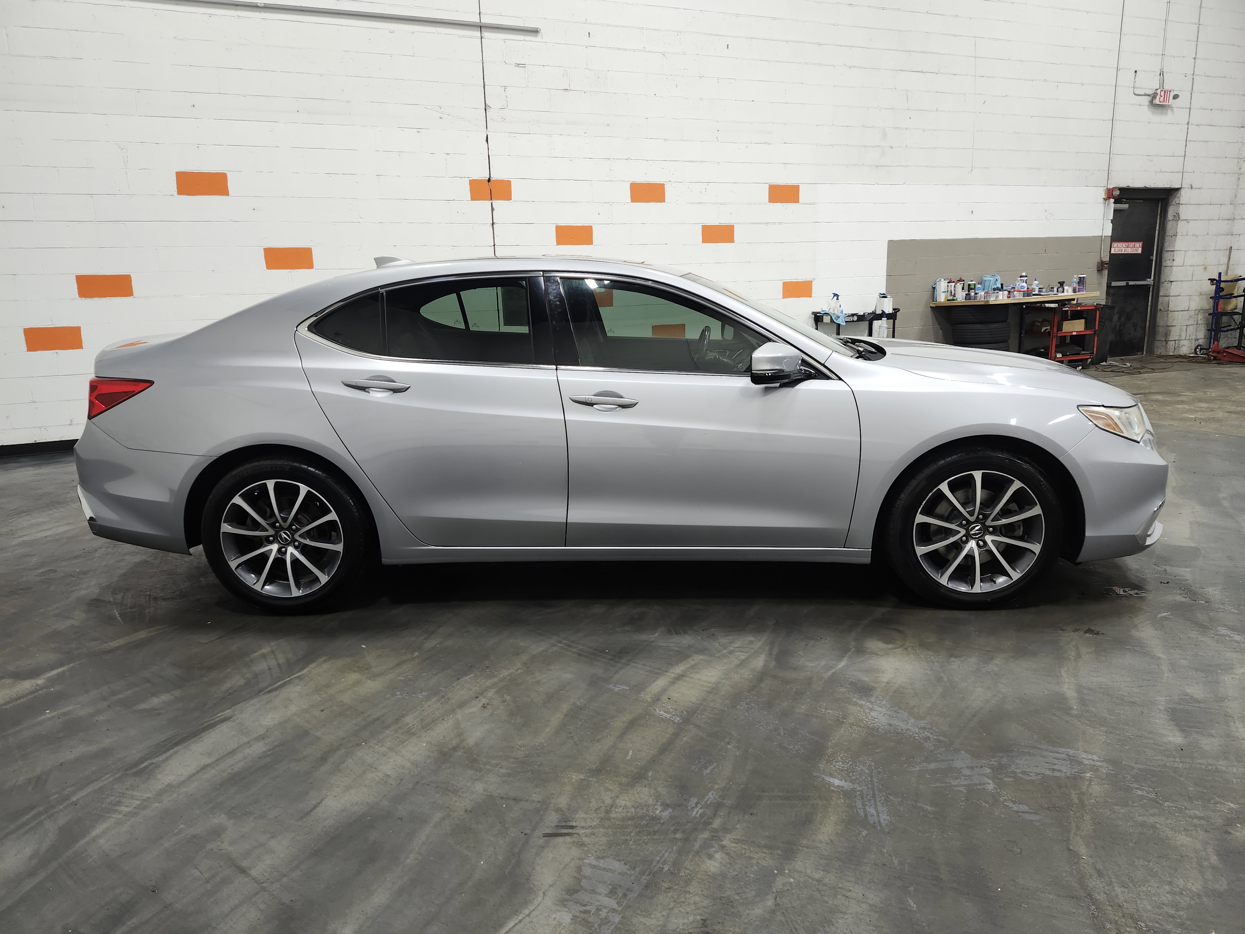 Used 2018 Acura TLX V6 image 19