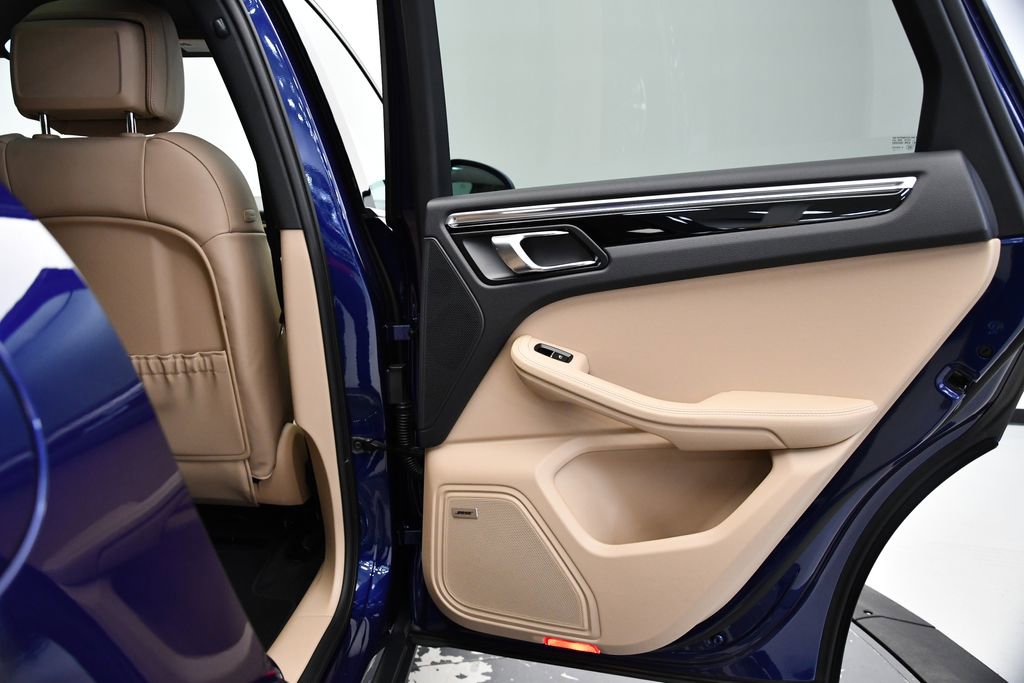 Used 2025 Porsche Macan image 48