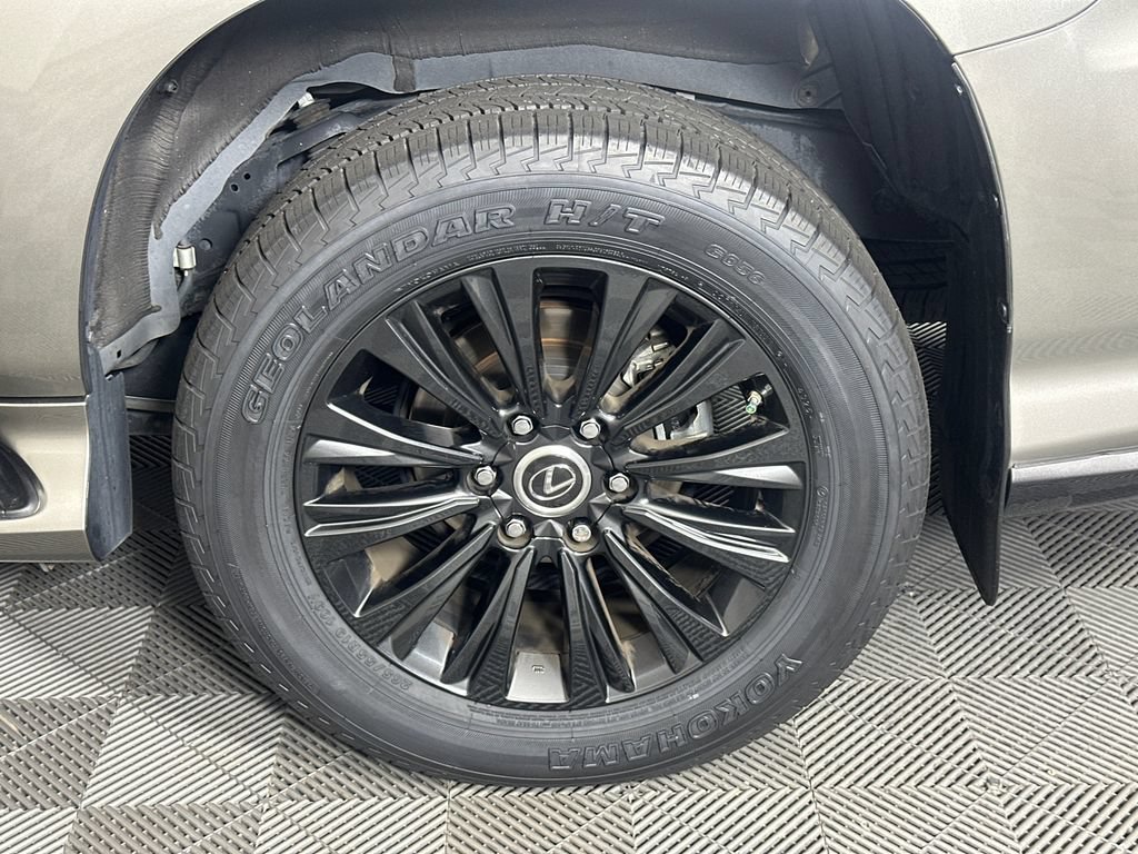 Used 2023 Lexus GX 460 Premium w/ Accessory Package AWD/4WD image 19