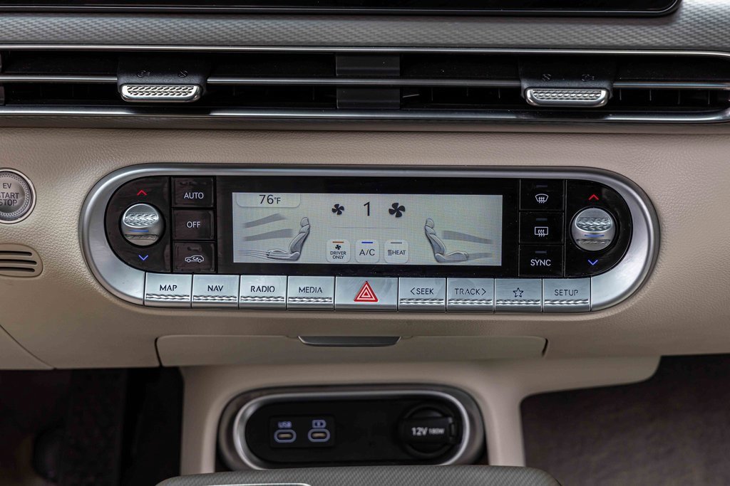 Used 2024 Genesis GV60 RWD image 12