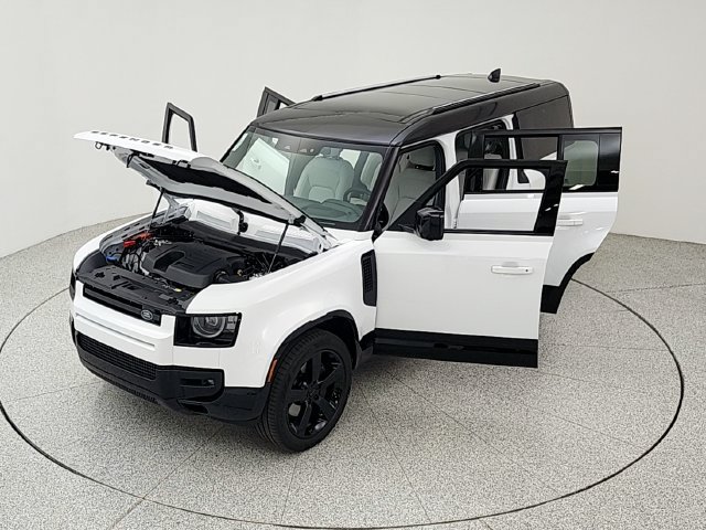 New 2026 Land Rover Defender 130 X-Dynamic SE AWD/4WD image 37
