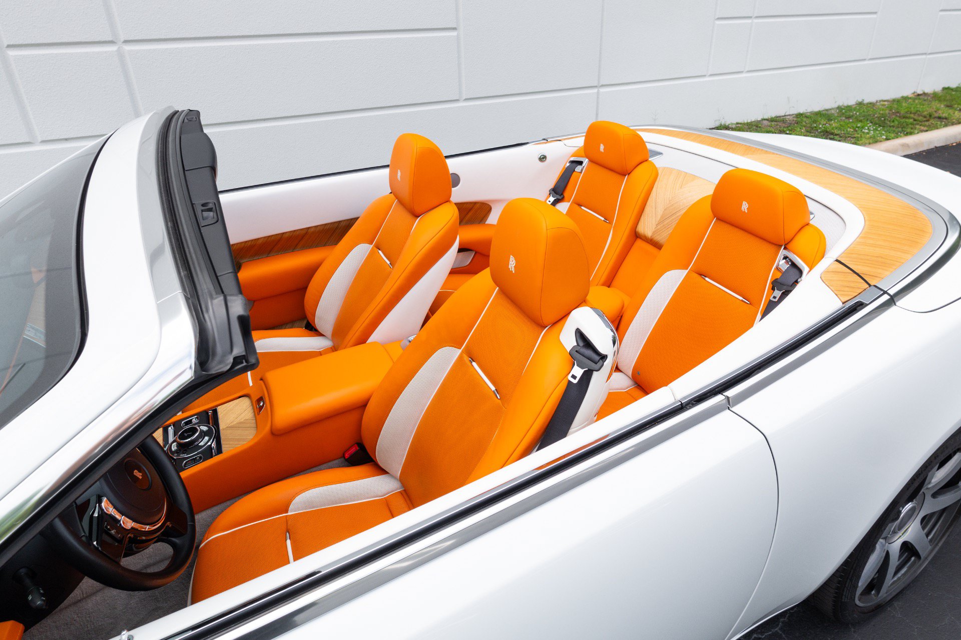 Used 2017 Rolls-Royce Dawn RWD image 95