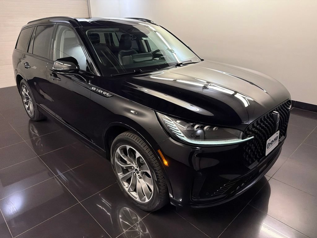 New 2026 Lincoln Aviator AWD w/ Jet Appearance Package