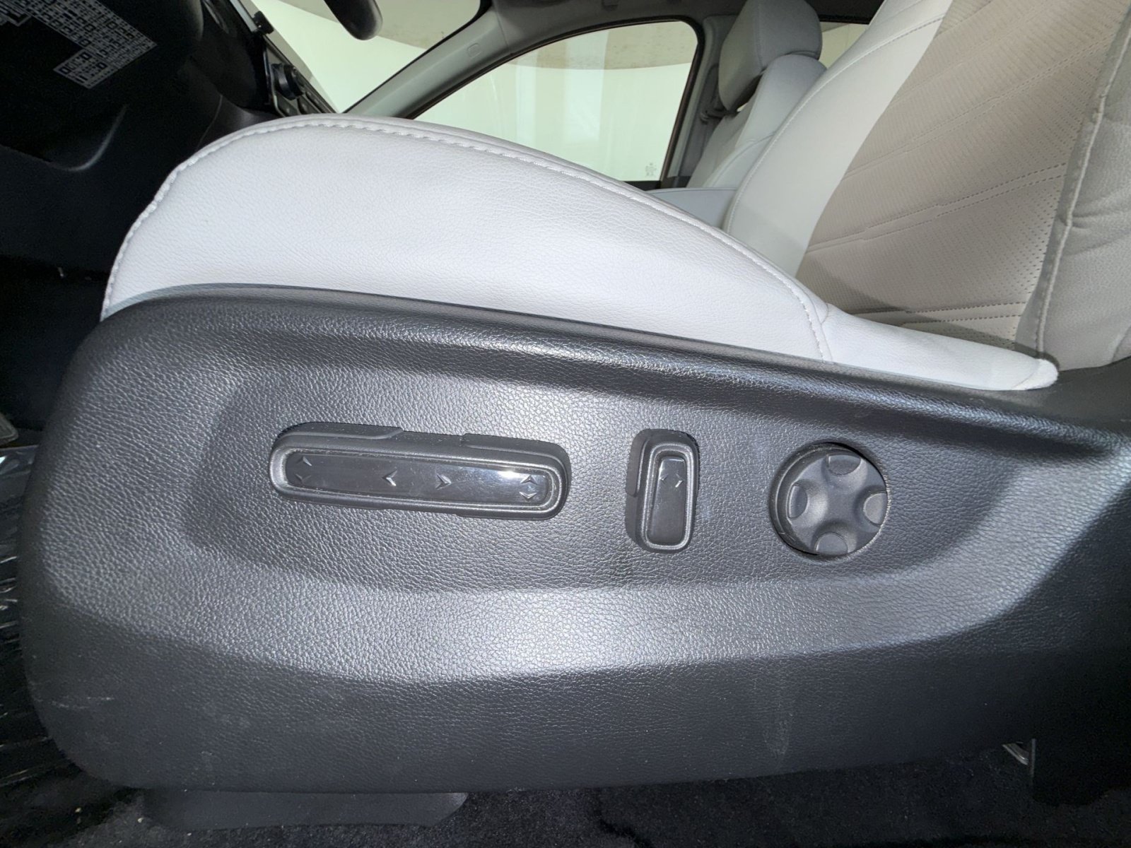 Used 2022 Honda CR-V Touring image 14
