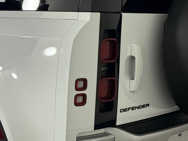 New 2025 Land Rover Defender 110 S AWD/4WD image 13