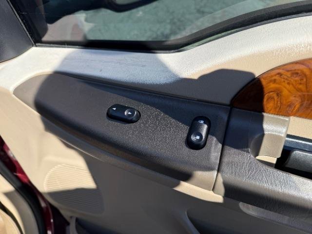 Used 2004 Ford F350 XLT image 9