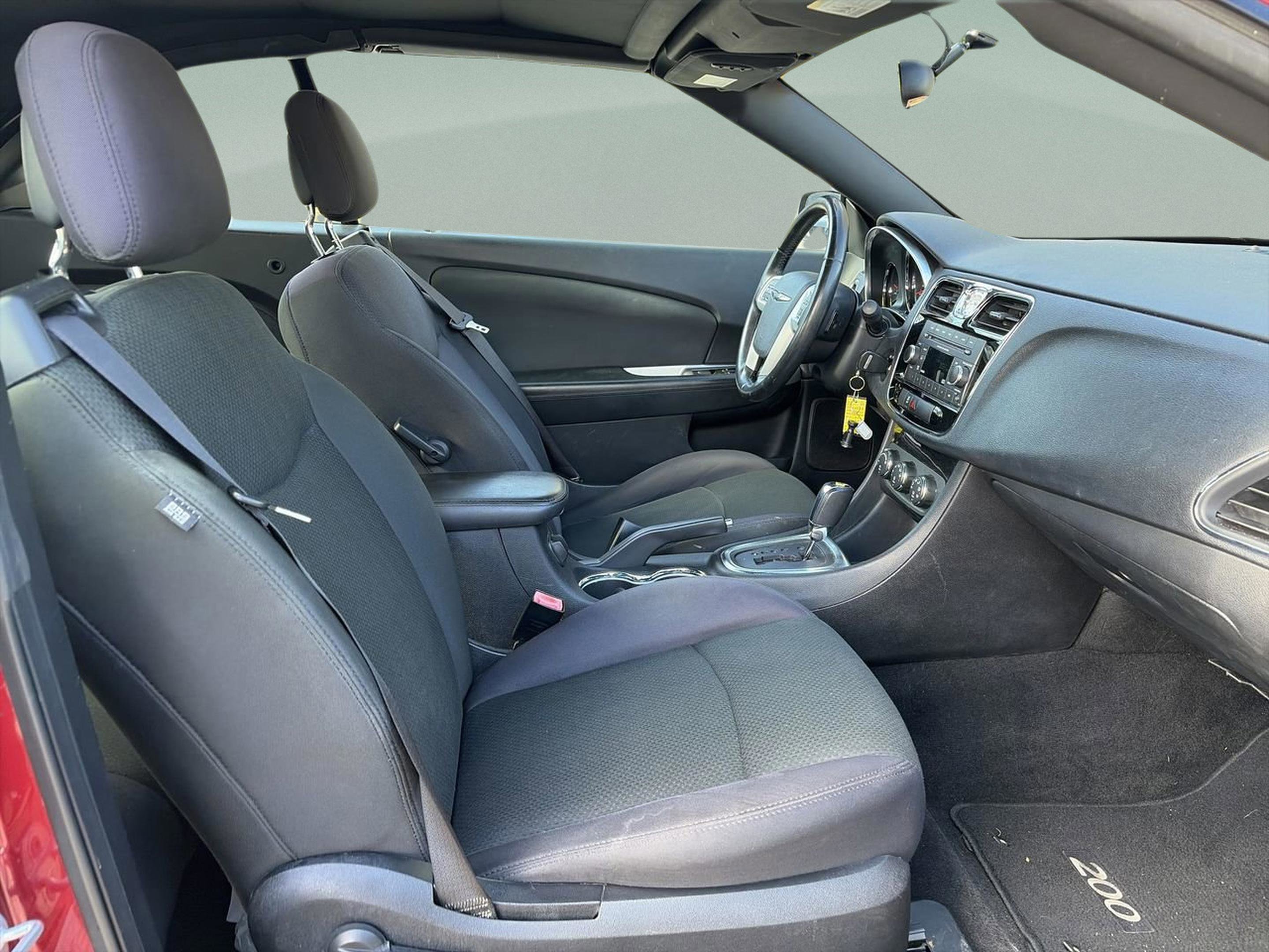 Used 2012 Chrysler 200 Touring image 20