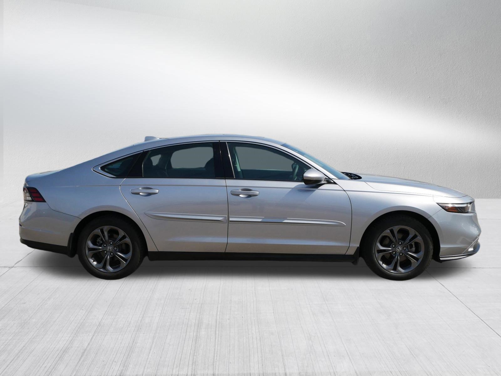 Used 2023 Honda Accord EX image 8