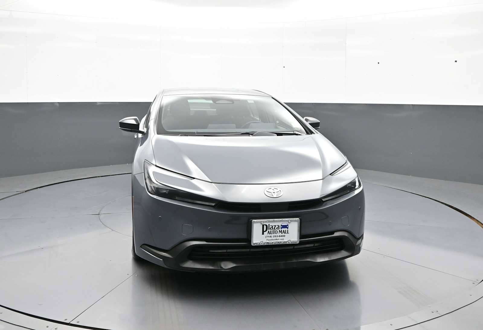 Certified 2025 Toyota Prius LE FWD image 3