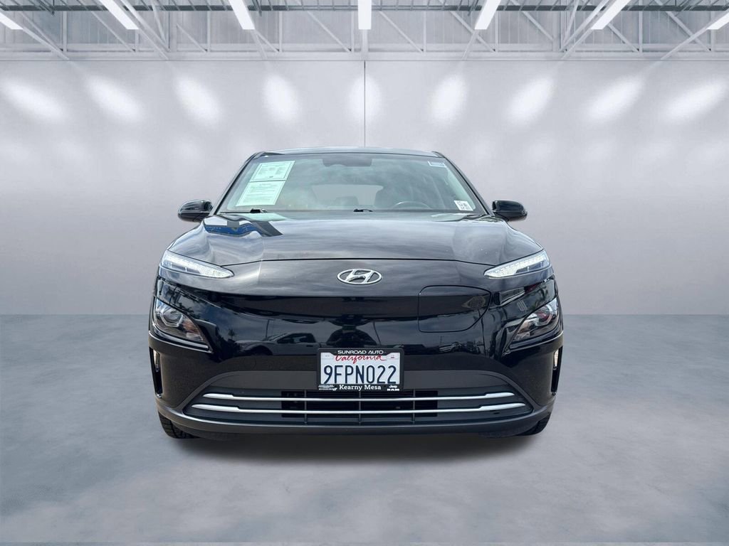 Used 2023 Hyundai Kona SE w/ Cargo Package FWD image 2