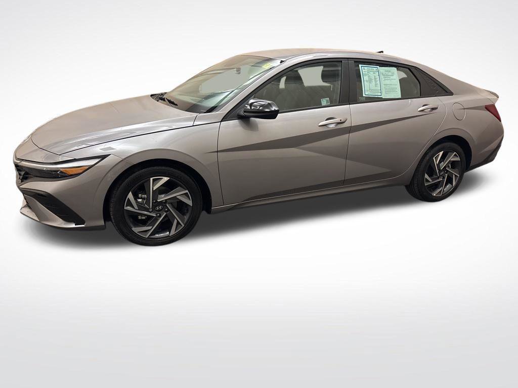 New 2025 Hyundai Elantra Sport image 8