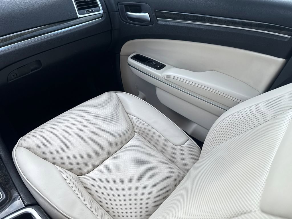 Used 2022 Chrysler 300 Touring L w/ Popular Equipment Group image 15