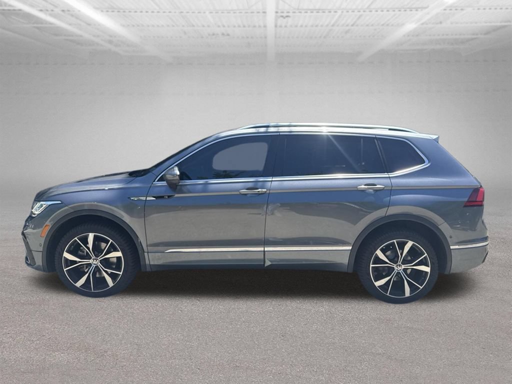Used 2024 Volkswagen Tiguan SEL R-Line AWD/4WD image 2