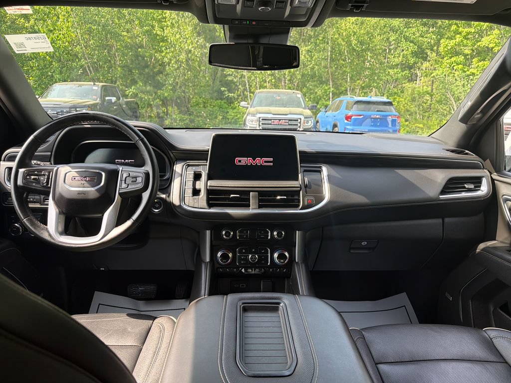 Certified 2023 GMC Yukon SLT w/ SLT Luxury Package AWD/4WD image 17