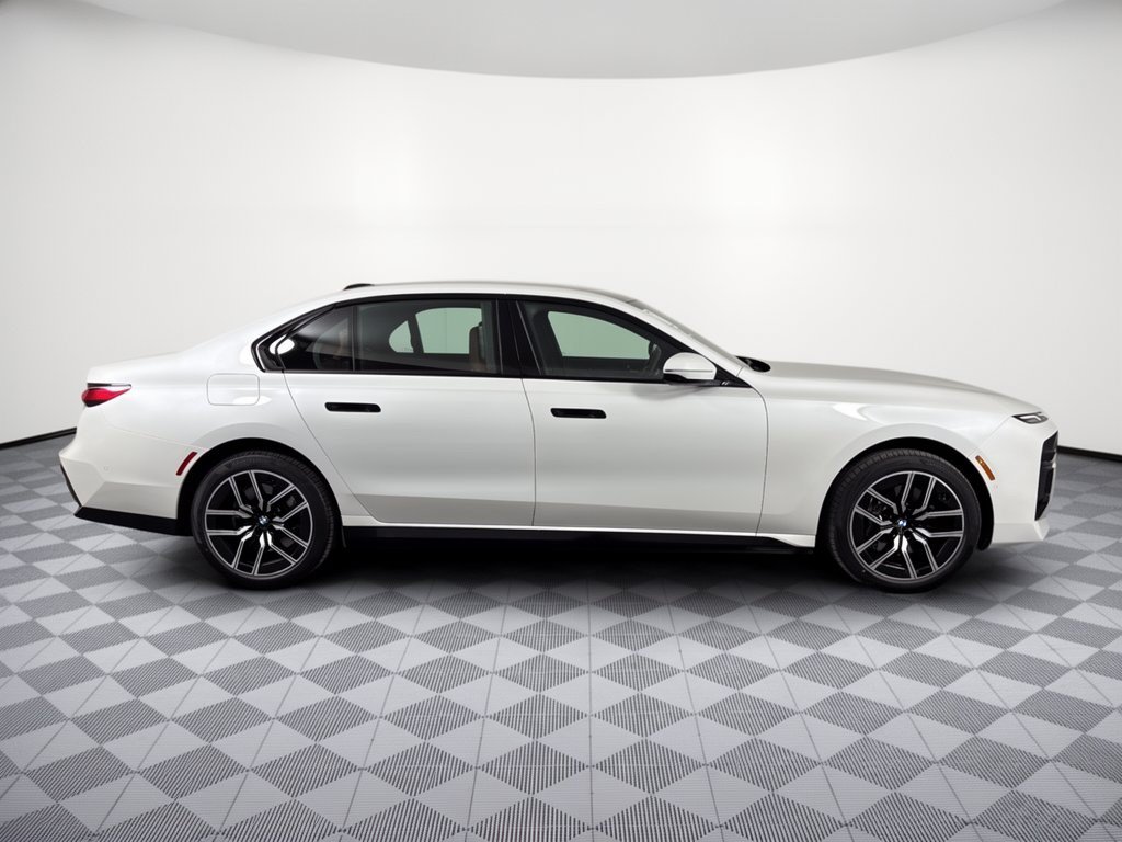 Certified 2023 BMW i7 xDrive60 AWD/4WD image 8