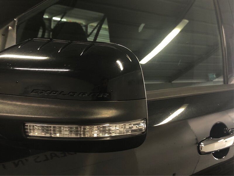 Used 2015 Ford Explorer XLT w/ Equipment Group 201B FWD image 18