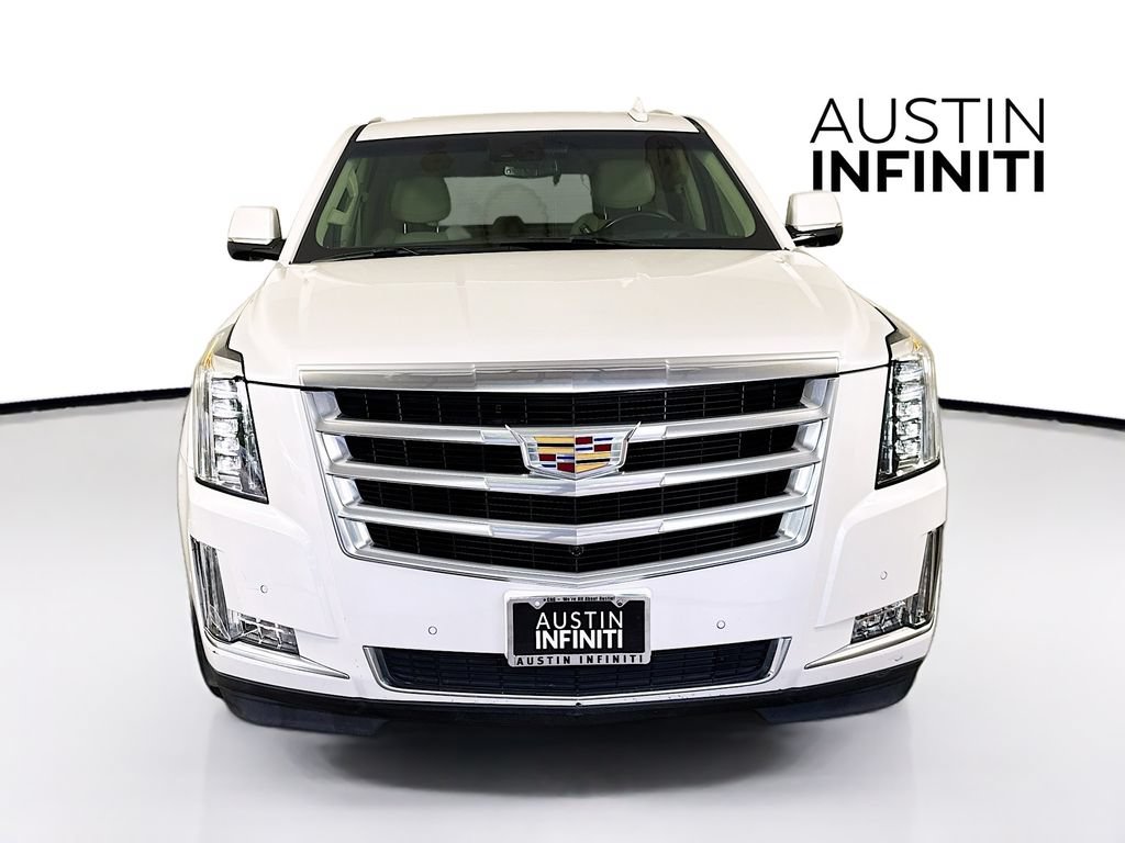 Used 2018 Cadillac Escalade Luxury RWD image 2