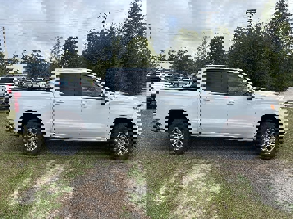 New 2025 Chevrolet Silverado 1500 LT image 15