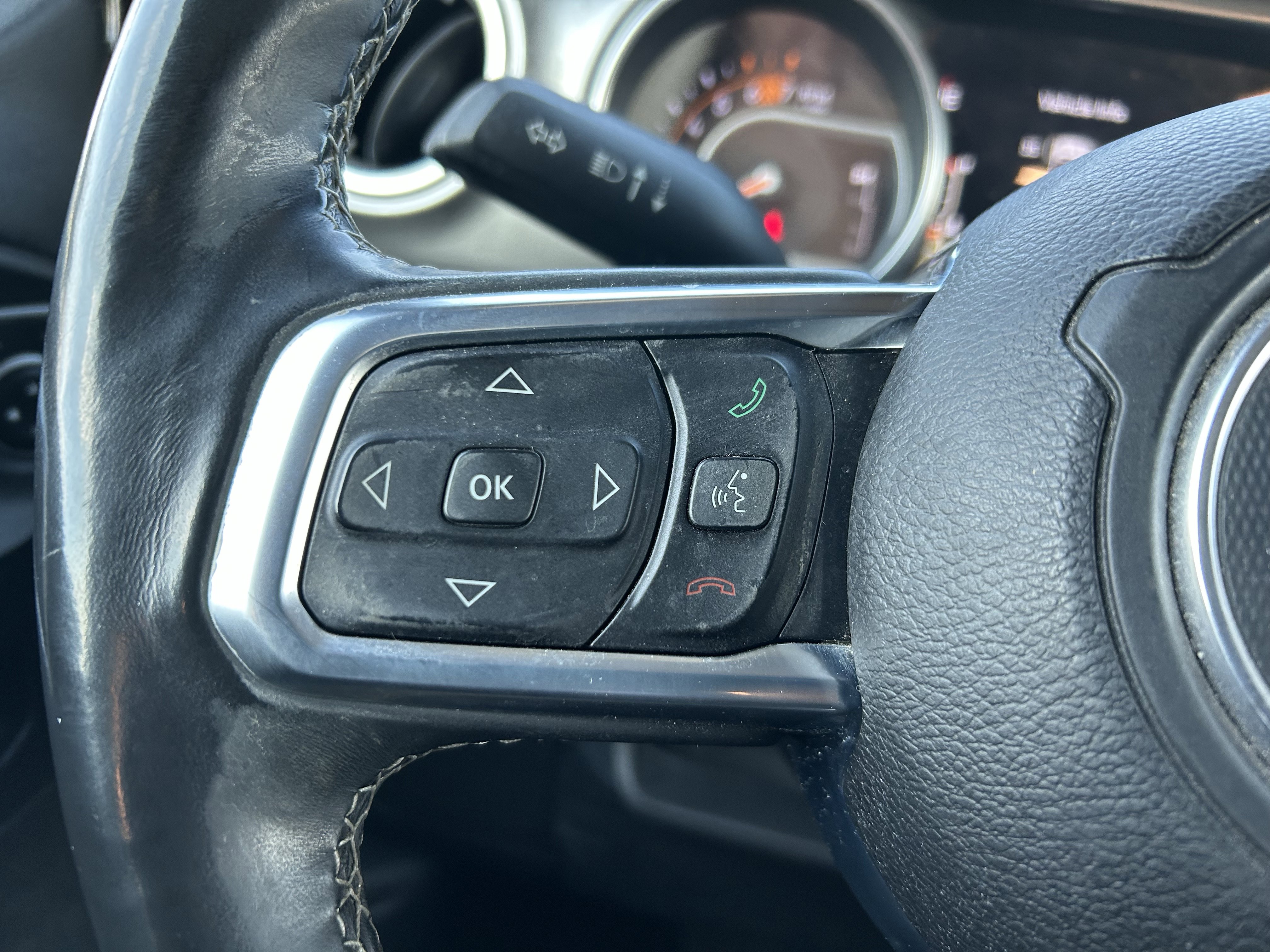 Used 2018 Jeep Wrangler Unlimited Sahara w/ Cold Weather Group image 18