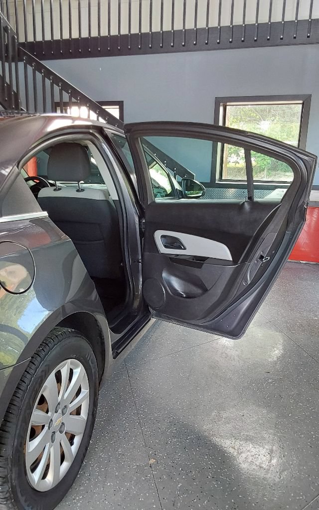 Used 2011 Chevrolet Cruze LS w/ Connectivity Package FWD image 17