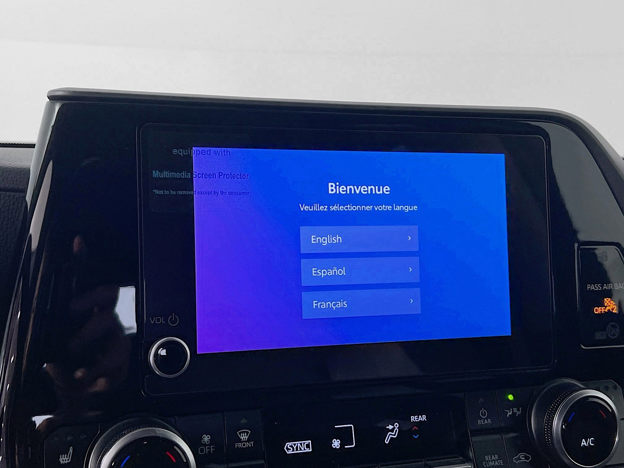 Used 2025 Toyota Highlander XLE image 28