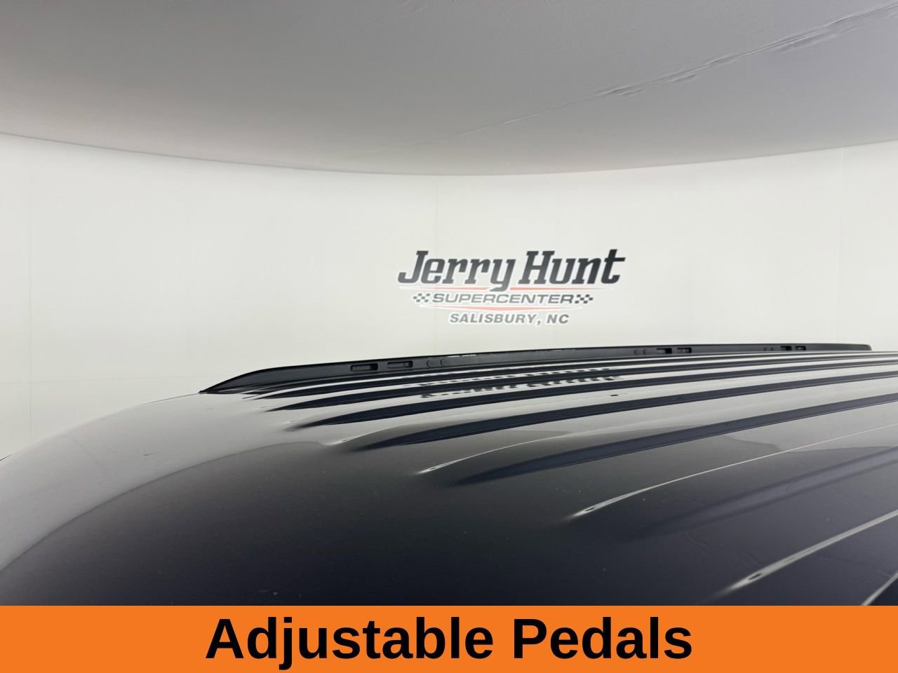 Used 2024 Jeep Wagoneer L Series II w/ Flexible Seating Group image 14