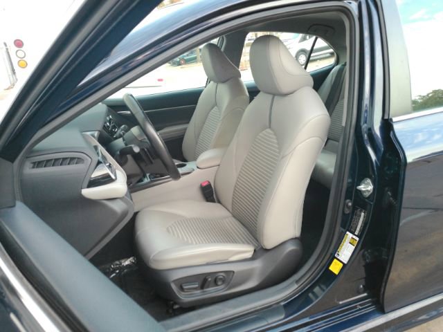 Used 2022 Toyota Camry SE image 16