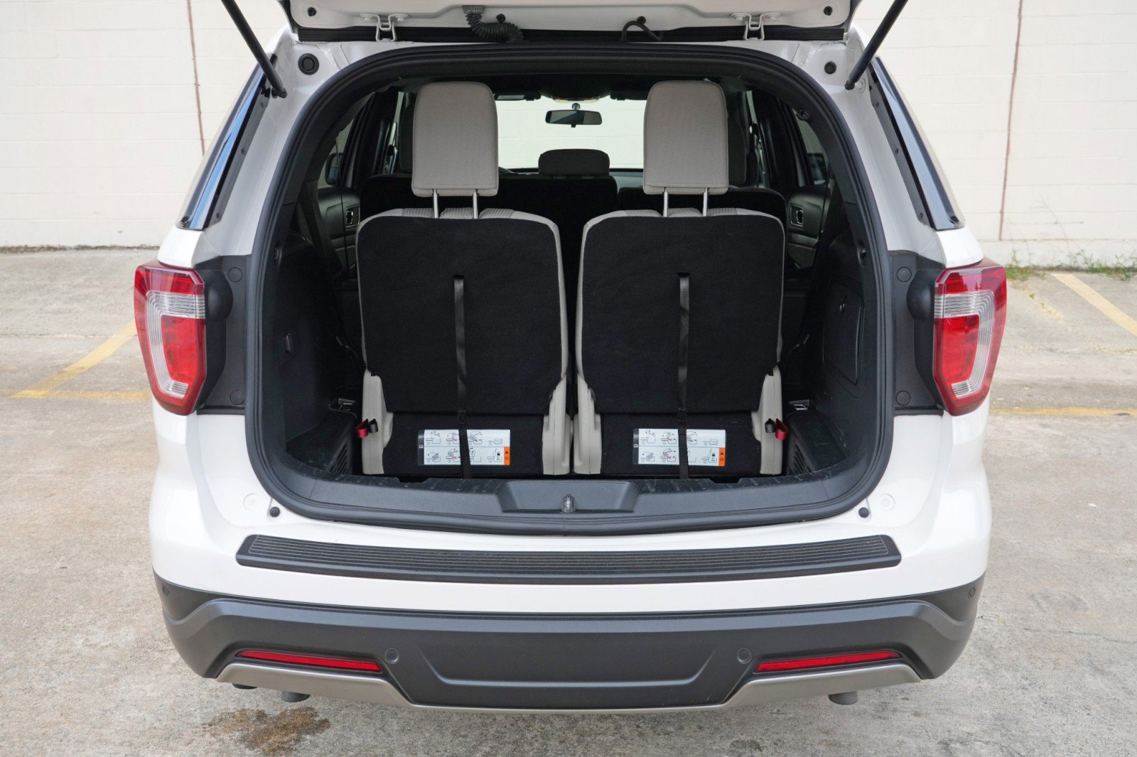 Used 2019 Ford Explorer XLT FWD image 9
