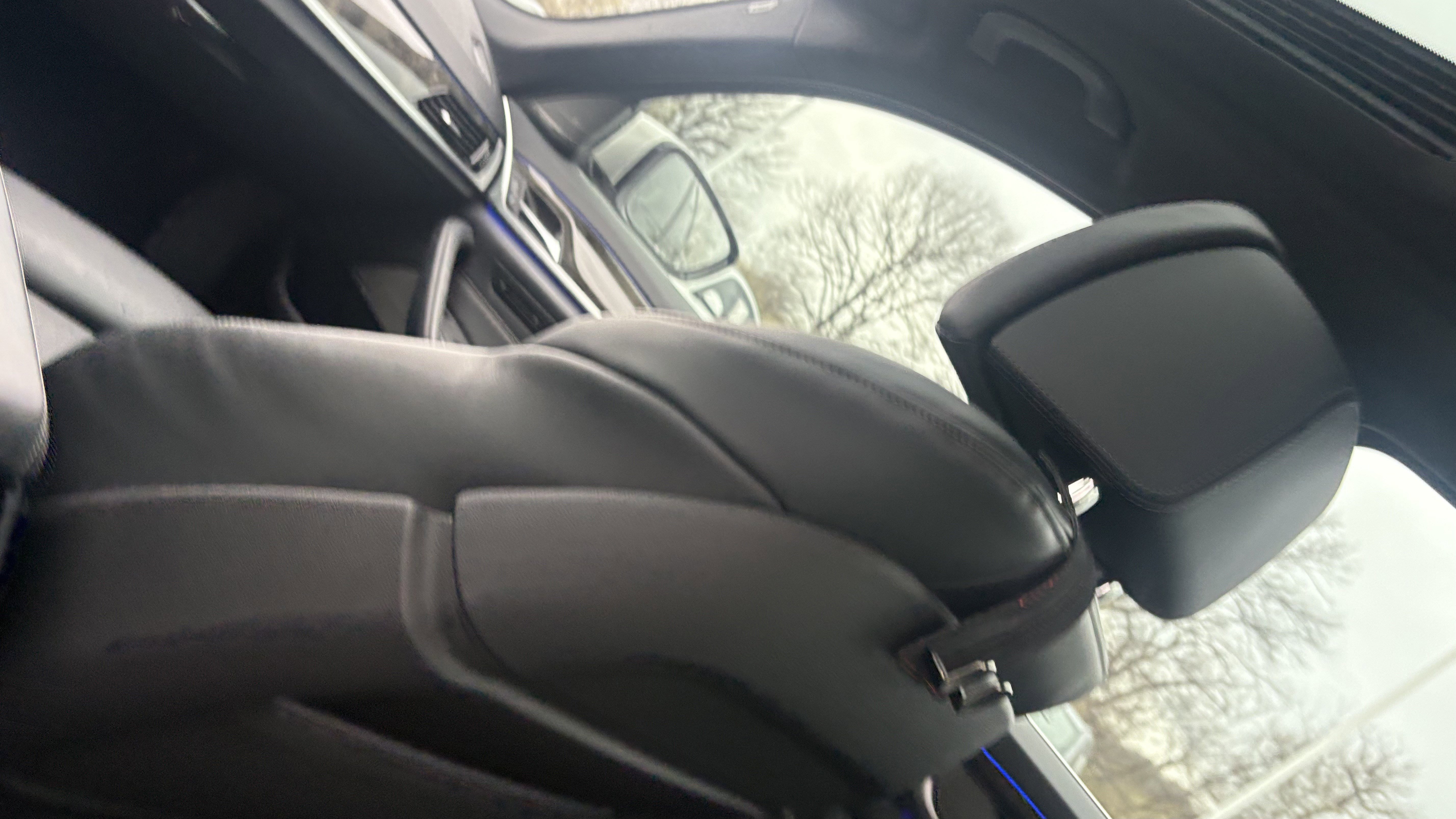 Used 2020 BMW 530i xDrive w/ Premium Package image 32