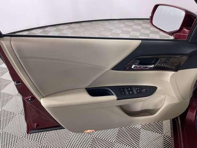Certified 2017 Honda Accord Touring image 15