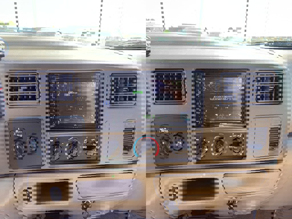 Used 2004 Ford F250 image 13