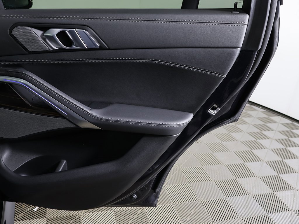 Used 2025 BMW X6 xDrive40i w/ Climate Comfort Package image 28