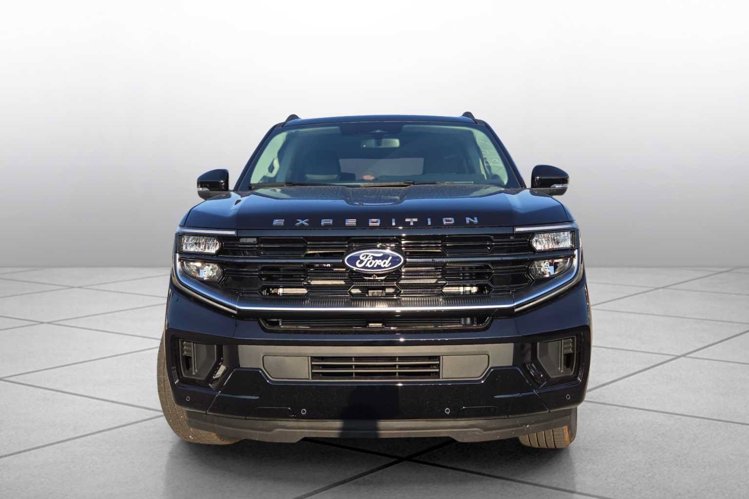 New 2027 Ford Expedition Platinum w/ Driver's Package RWD image 3