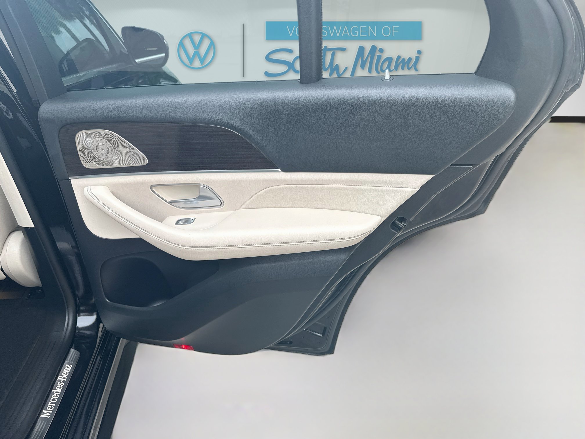 Used 2022 Mercedes-Benz GLE 350 4MATIC w/ AMG Line Exterior image 31