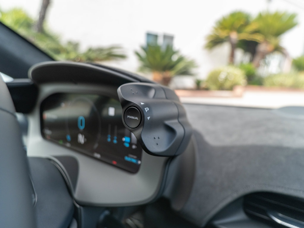 New 2026 McLaren Artura RWD image 20