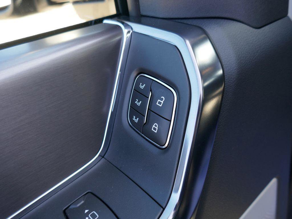 New 2026 Ford F250 Platinum image 22