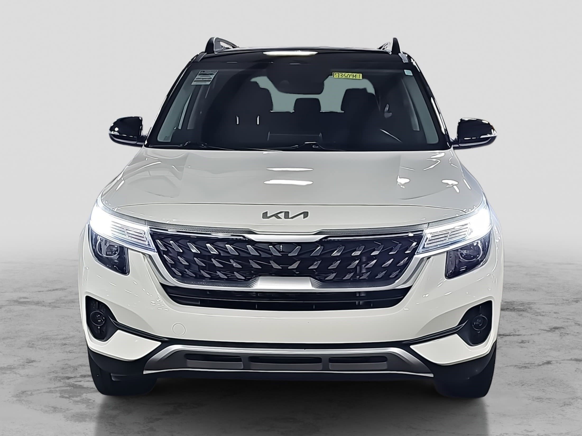 Used 2023 Kia Seltos Nightfall Edition image 2