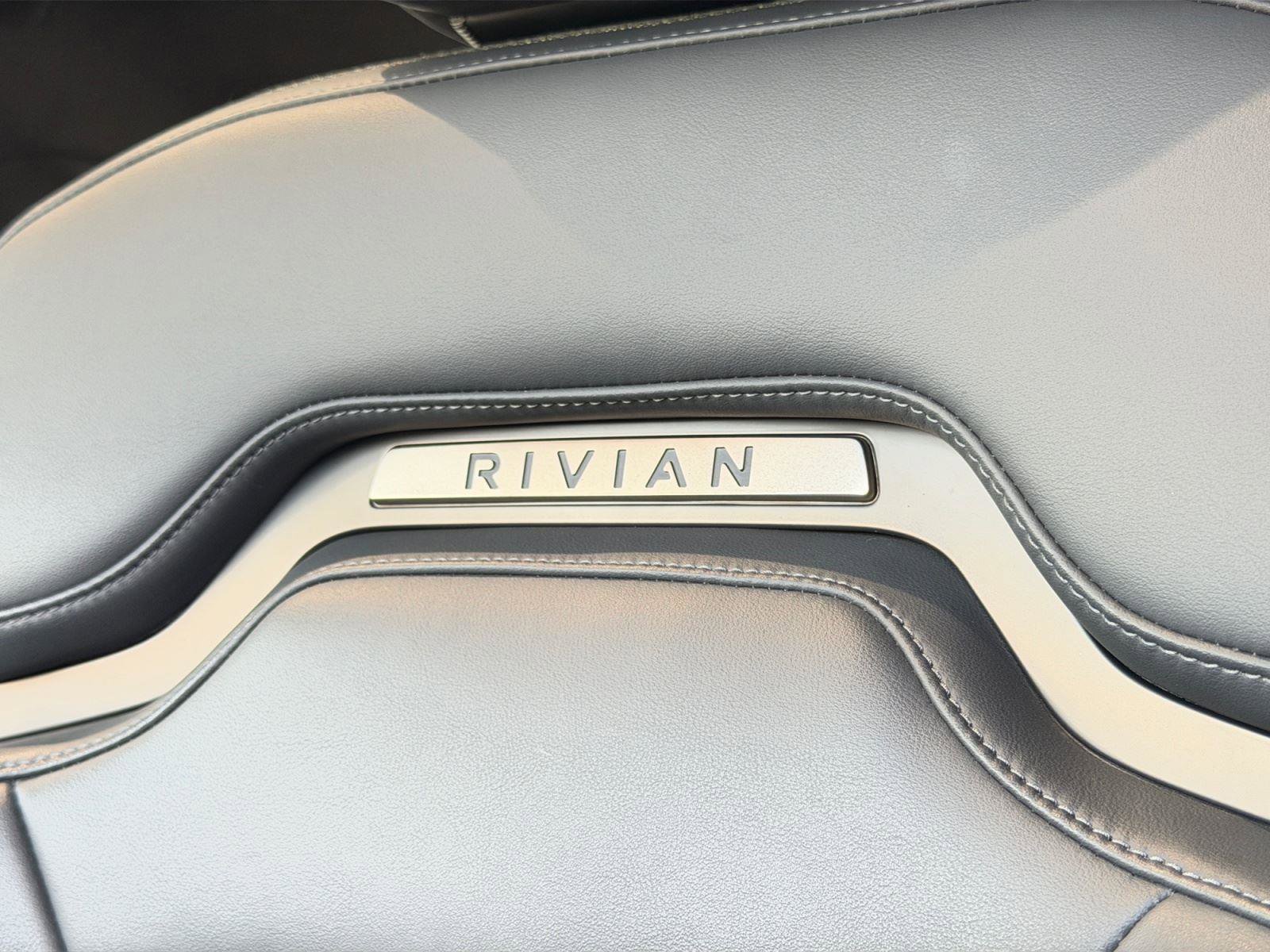 Used 2022 Rivian R1T Adventure image 34
