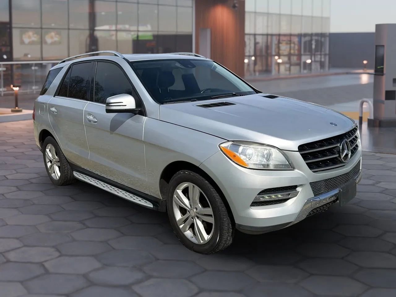 Used 2014 Mercedes-Benz ML 350 ML 350 4MATIC Sport Utility 4D w/ Premium 1 Package image 20