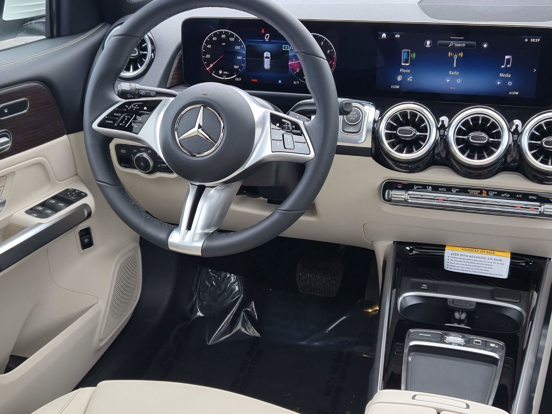 Certified 2025 Mercedes-Benz GLB 250 image 8