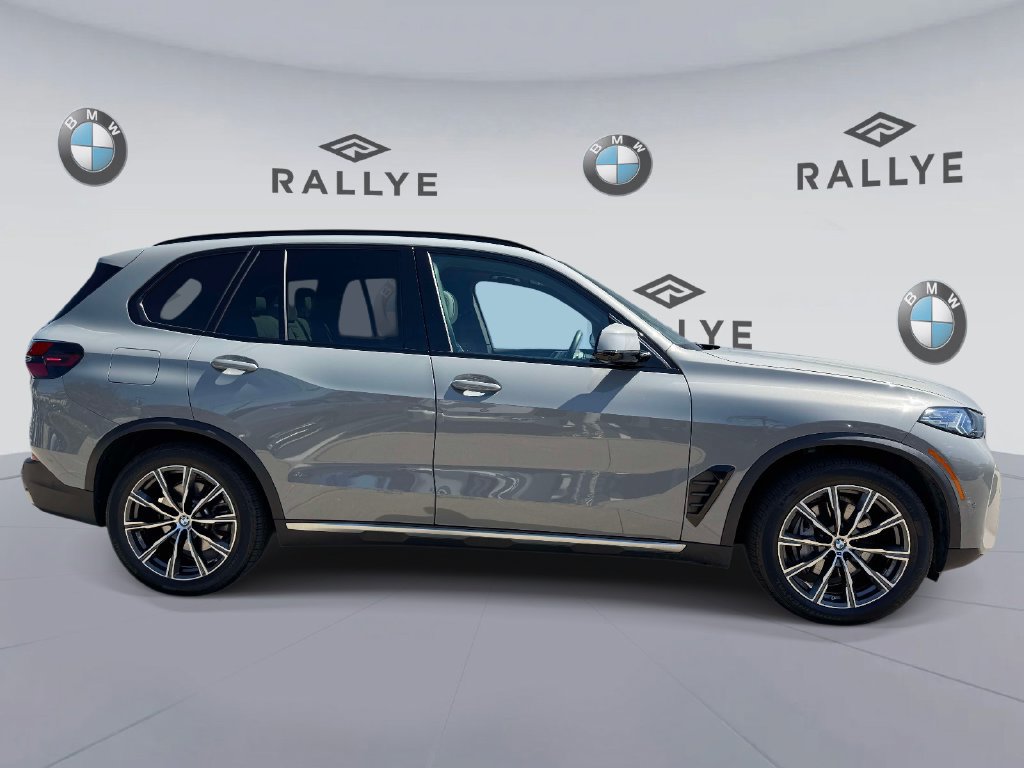 Certified 2025 BMW X5 xDrive40i w/ M Sport Package AWD/4WD image 4