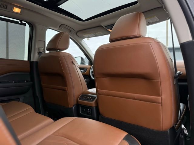 Used 2023 Nissan Pathfinder Platinum w/ Cargo Package image 22