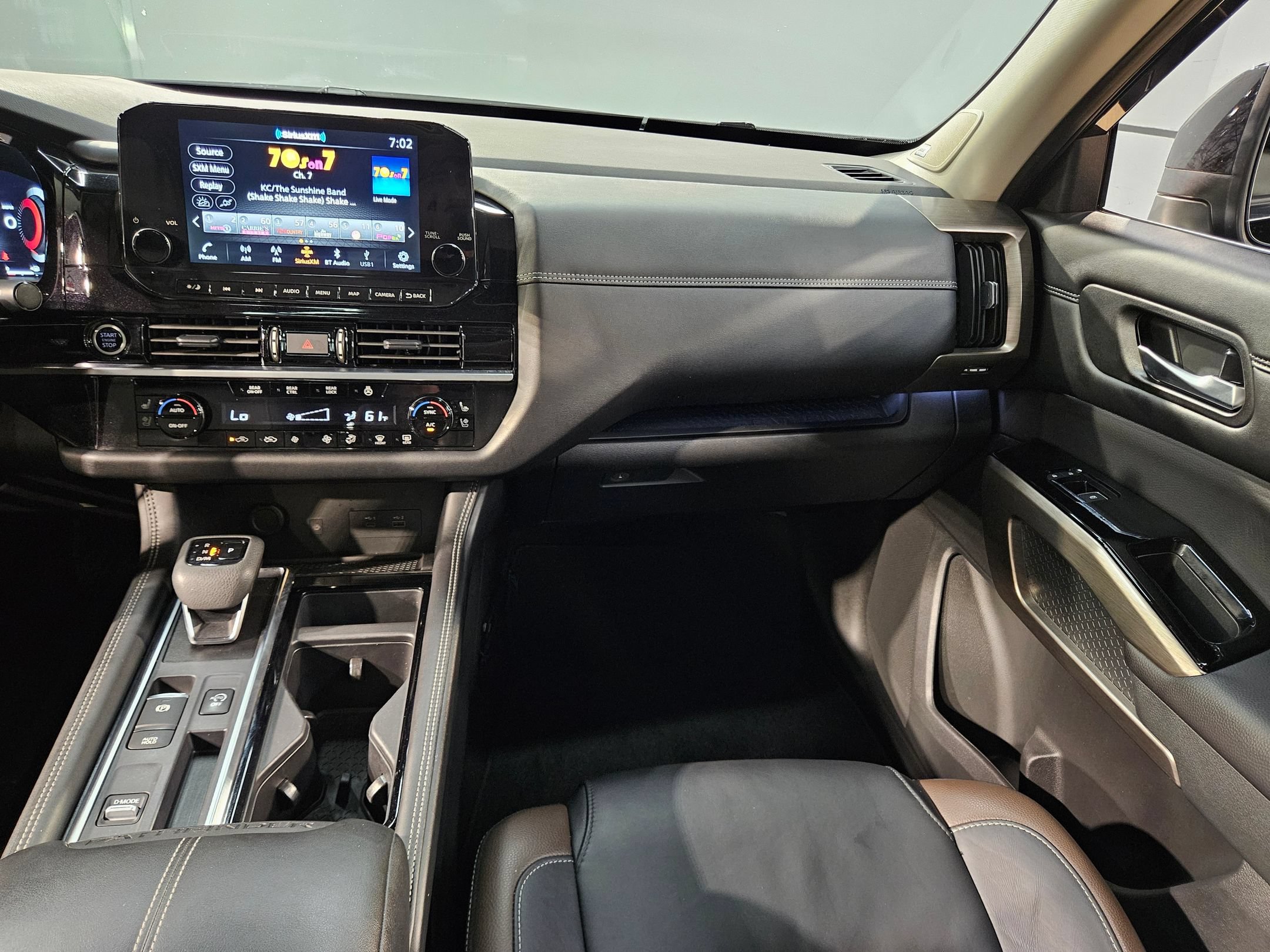 Used 2024 Nissan Pathfinder Platinum w/ Cargo Package FWD image 11
