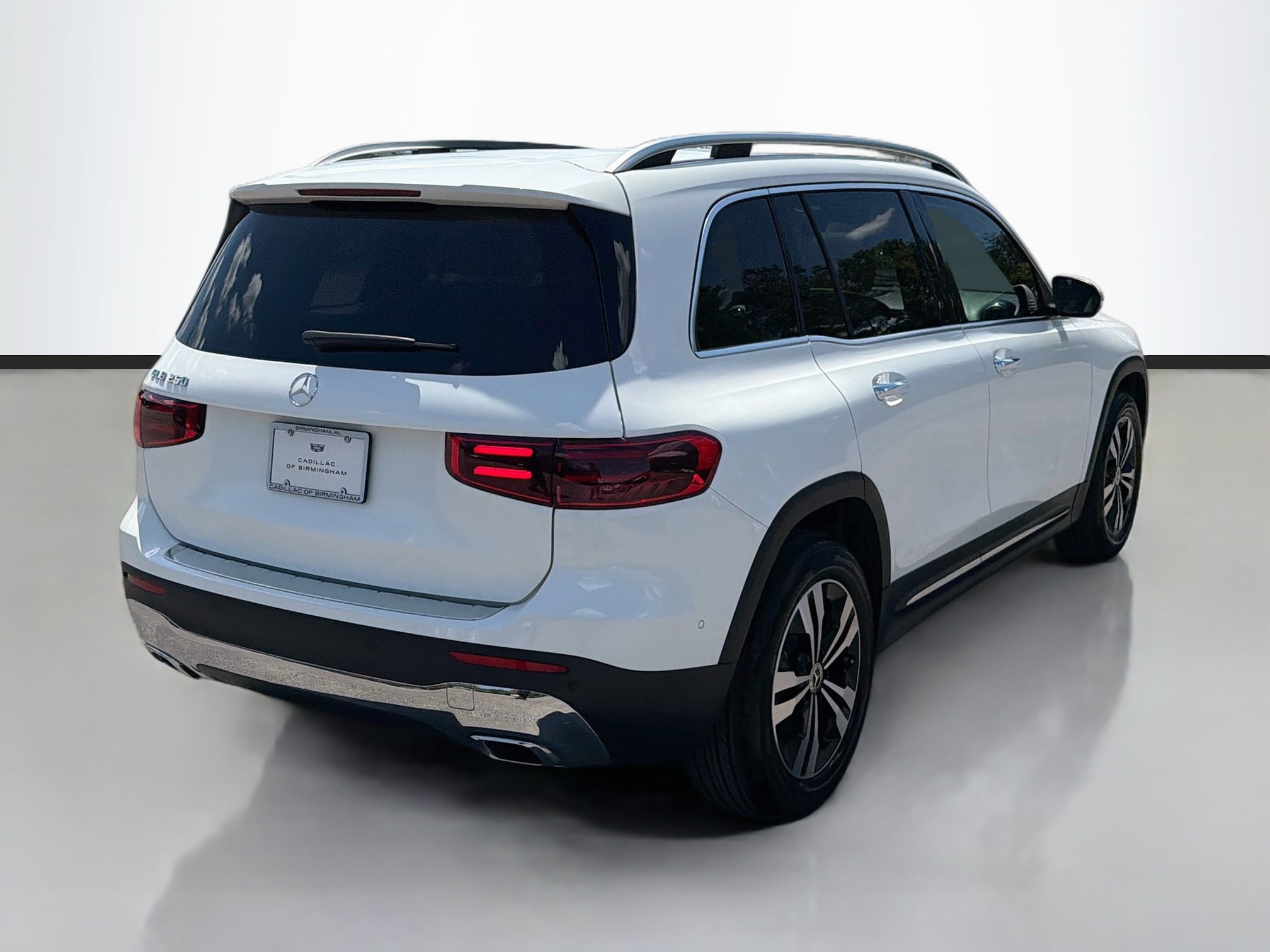Used 2025 Mercedes-Benz GLB 250 image 5