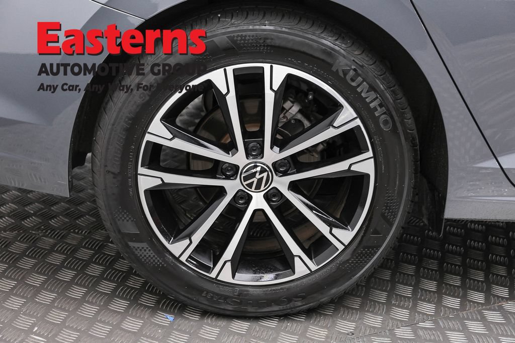Used 2025 Volkswagen Jetta Sport FWD image 29