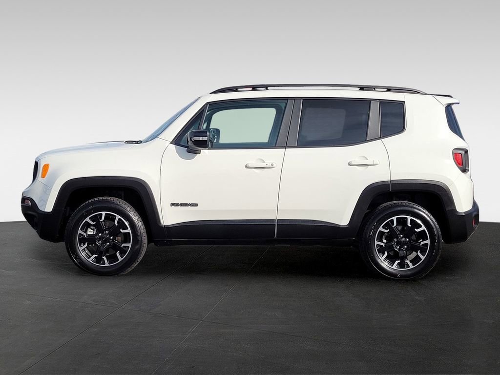 Used 2023 Jeep Renegade Latitude AWD/4WD image 7