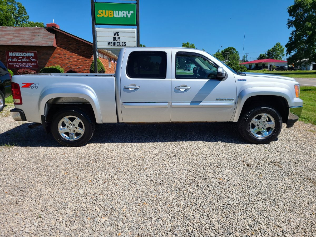 Used 2012 GMC Sierra 1500 SLE w/ All-Terrain Package image 2